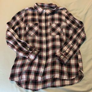 Women’s Plaid Button Up shirt